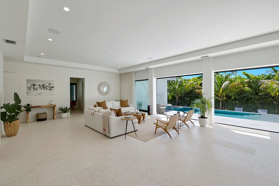 14 Sabre Ln, Naples, FL 34102