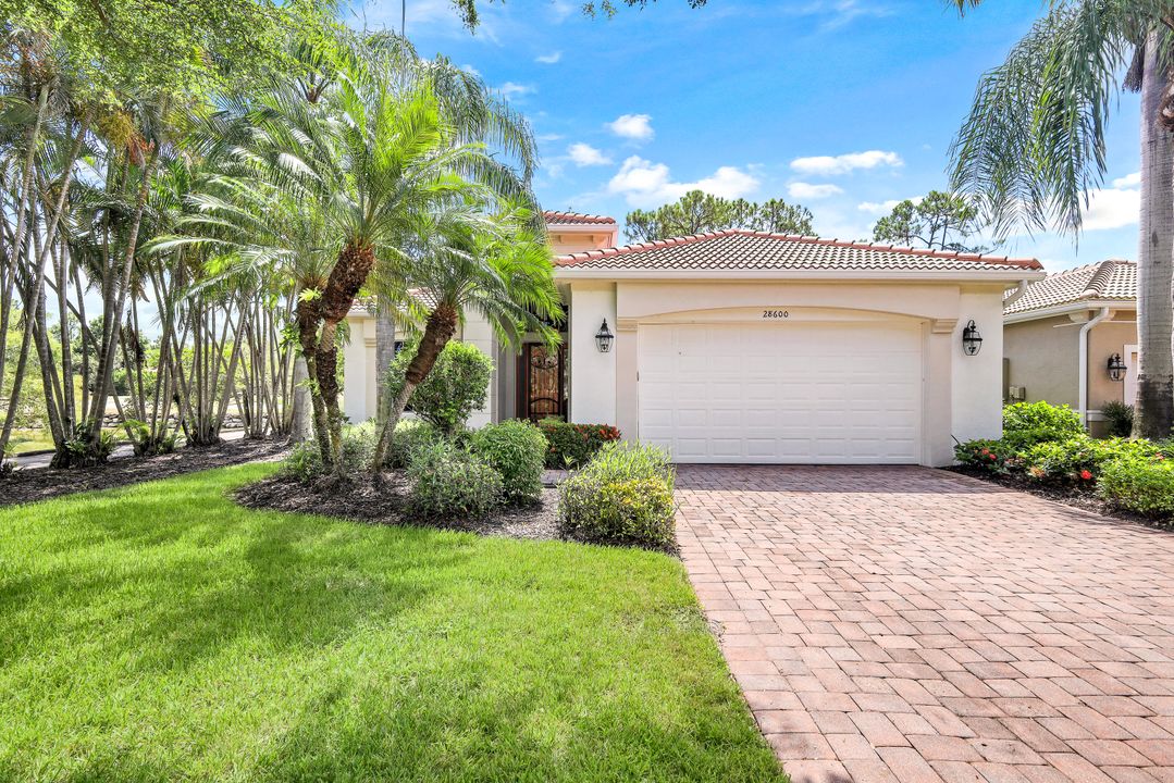 28600 Pienza Ct, Bonita Springs, FL 34135