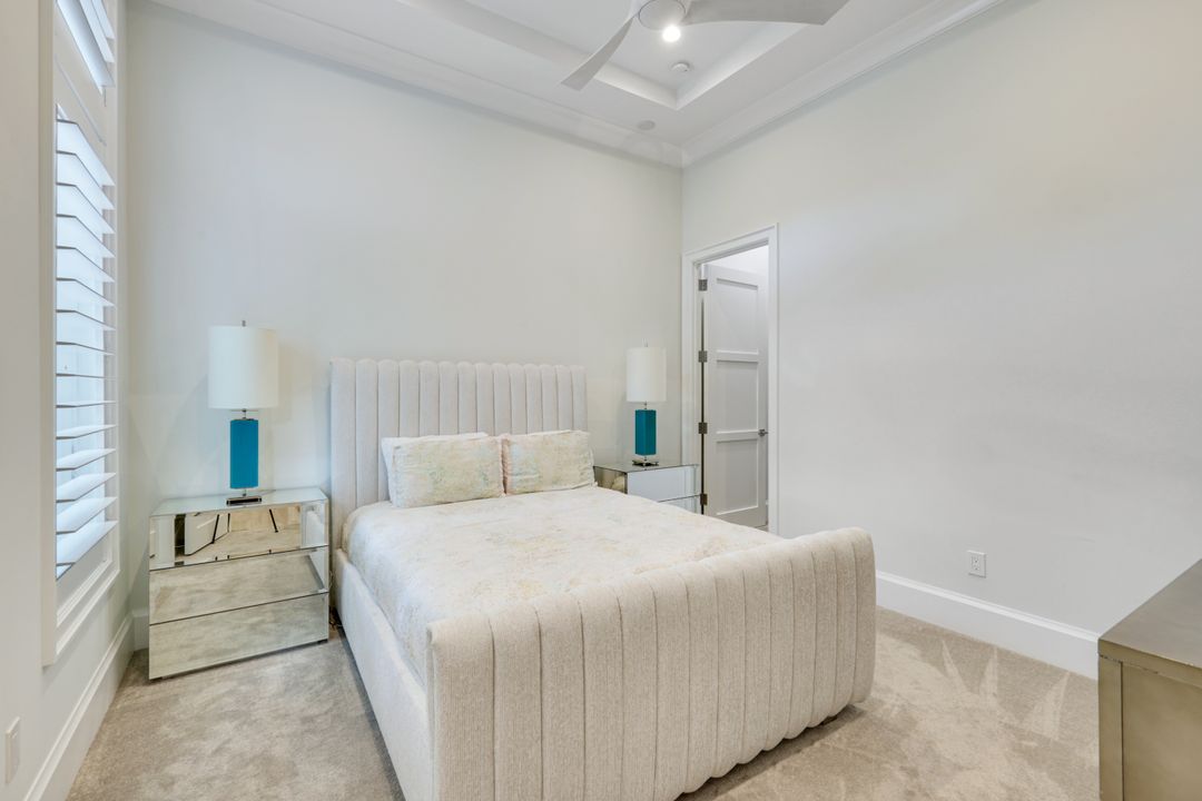 9937 Montiano Dr, Naples, FL 34113