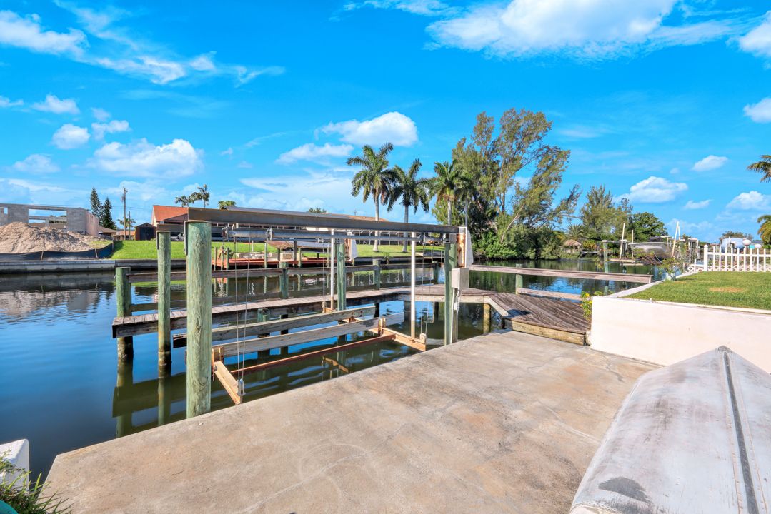 212 Kamal Pkwy, Cape Coral, FL 33904