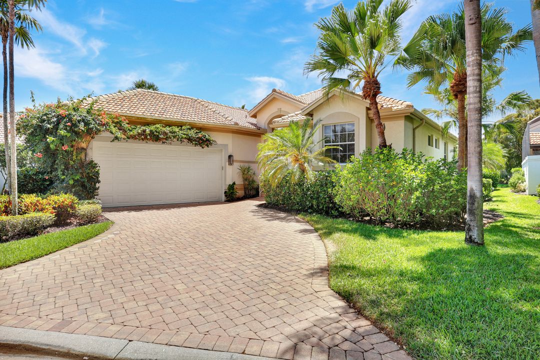 27536 Riverbank Dr, Bonita Springs, FL 34134