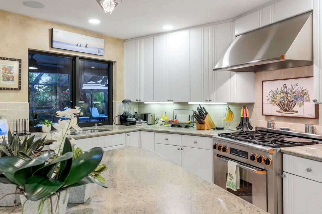 13024 Valewood Dr, Naples, FL 34119