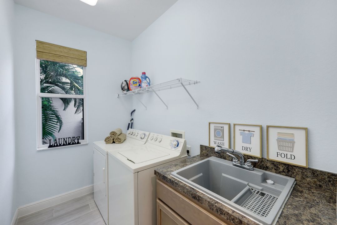 19736 Maddelena Cir, Fort Myers, FL 33967