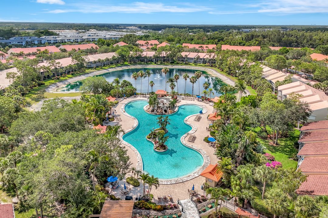 2420 Hidden Lake Dr #8, Naples, FL 34112
