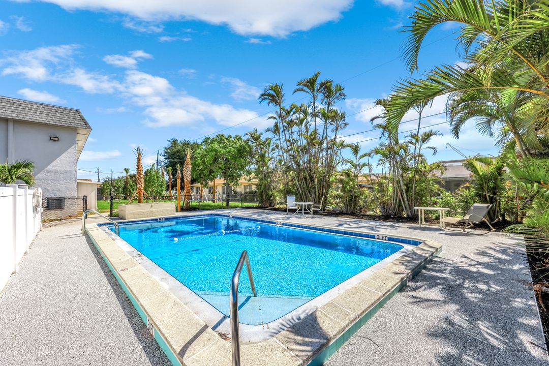 4815 Tudor Dr, Cape Coral, FL 33904