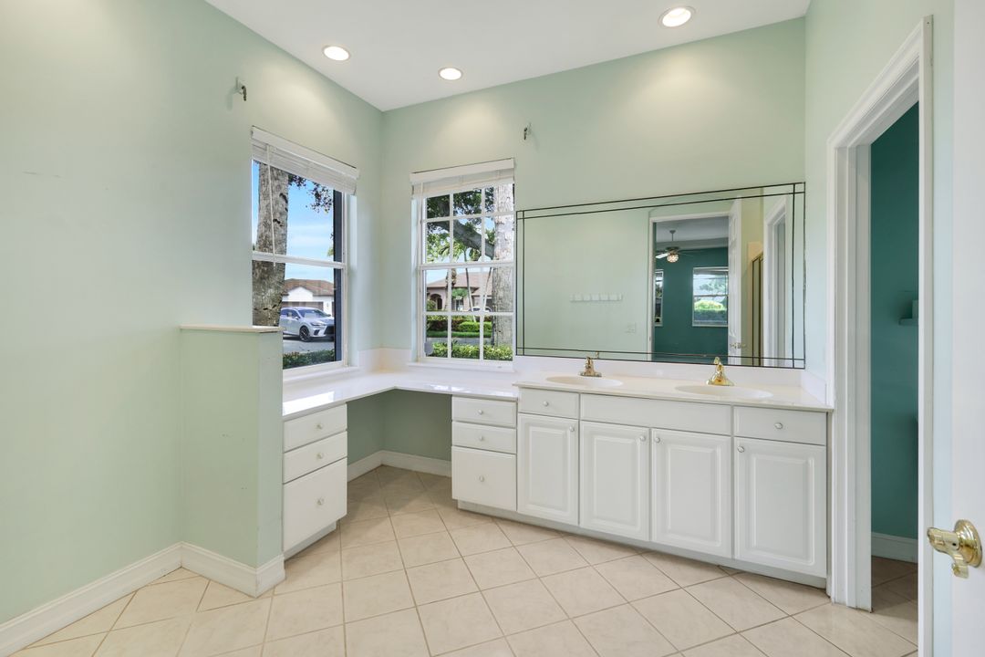 12570 Walden Run Dr, Fort Myers, FL 33913