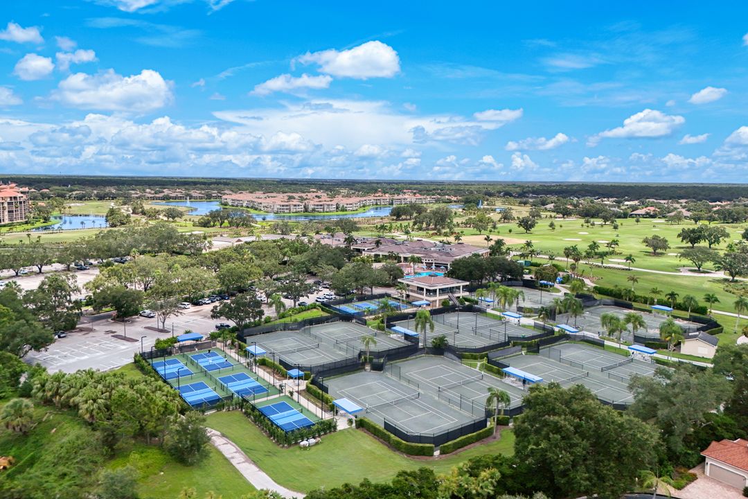 242 Via Perignon, Naples, FL 34119