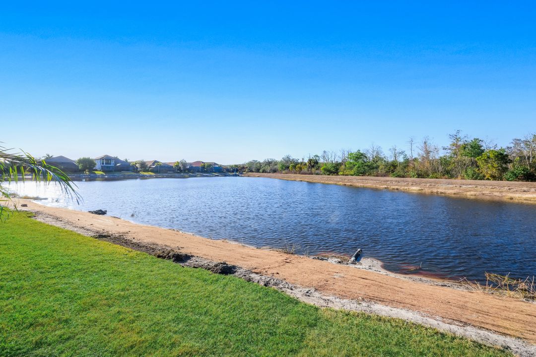 12639 Kinross Ln, Naples, FL 34120