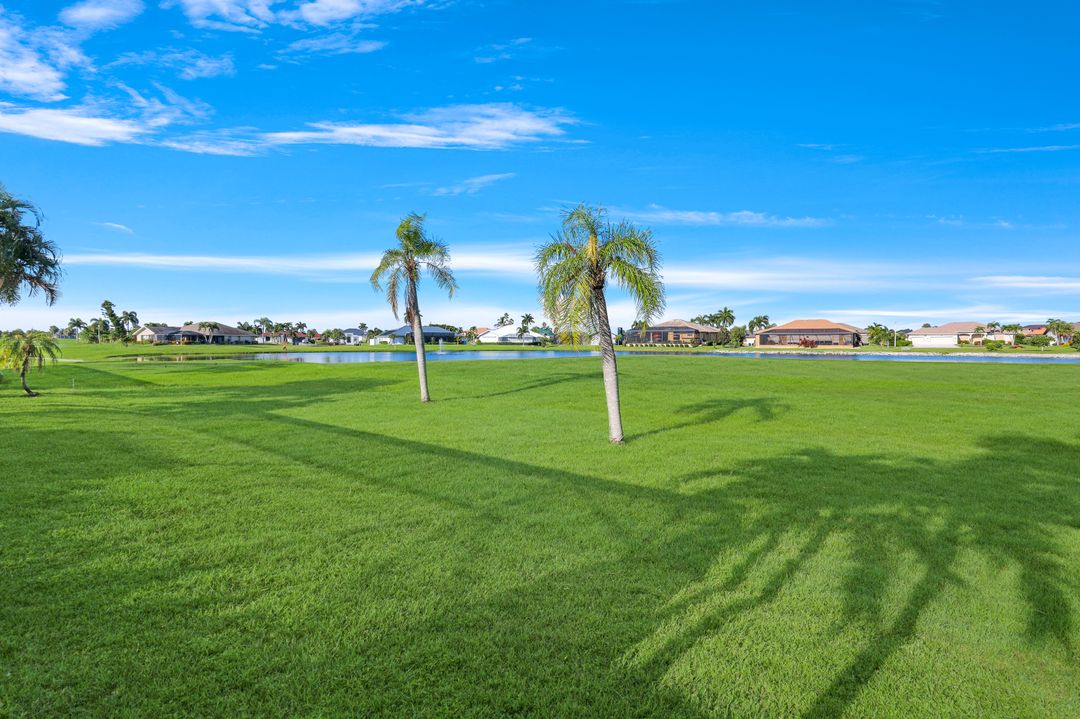 11899 King James Ct, Cape Coral, FL 33991