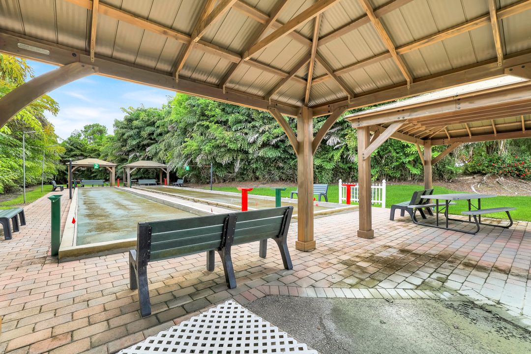 6635 Huntington Lakes Cir #202, Naples, FL 34119