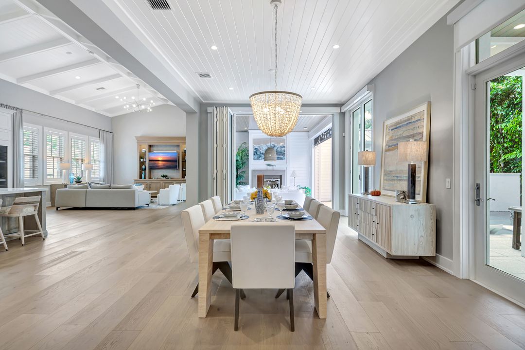 160 Broad Ave S, Naples, FL 34102
