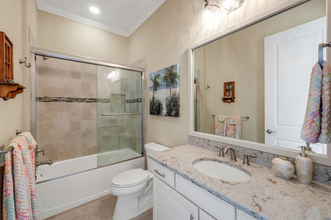 8362 Viale Cir, Naples, FL 34114