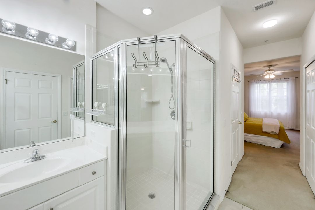 4843 Hampshire Ct #105, Naples, FL 34112