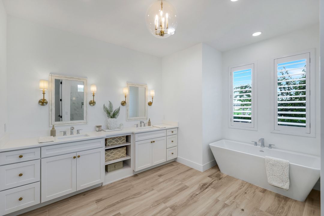1319 SE 38th St, Cape Coral, FL 33904