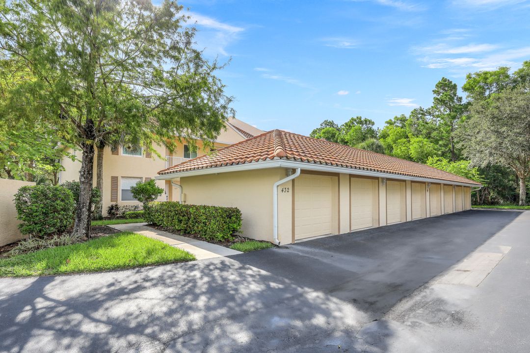 432 Valerie Way #202, Naples, FL 34104