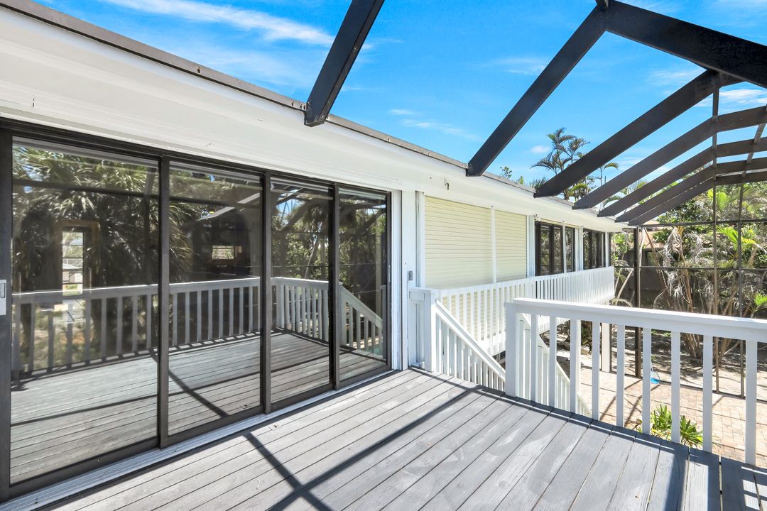 1043 Blue Heron Dr, Sanibel, FL 33957