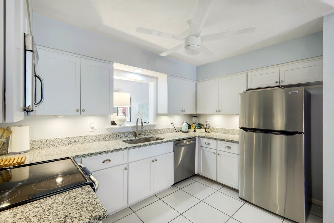779 98th Ave N, Naples, FL 34108