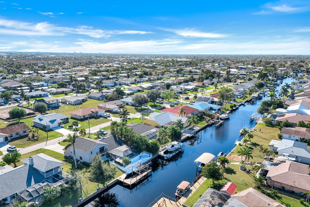 2215 SE 15th St, Cape Coral, FL 33990