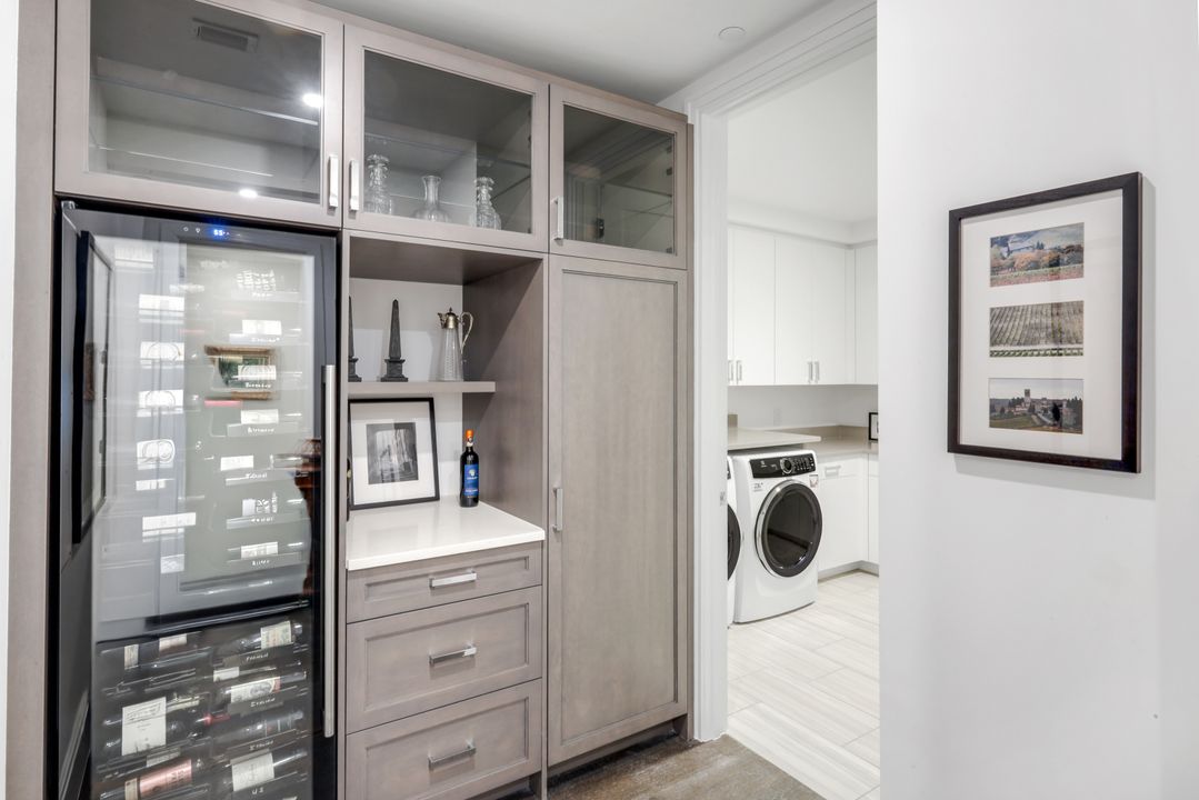 1130 3rd Ave S #405, Naples, FL 34102