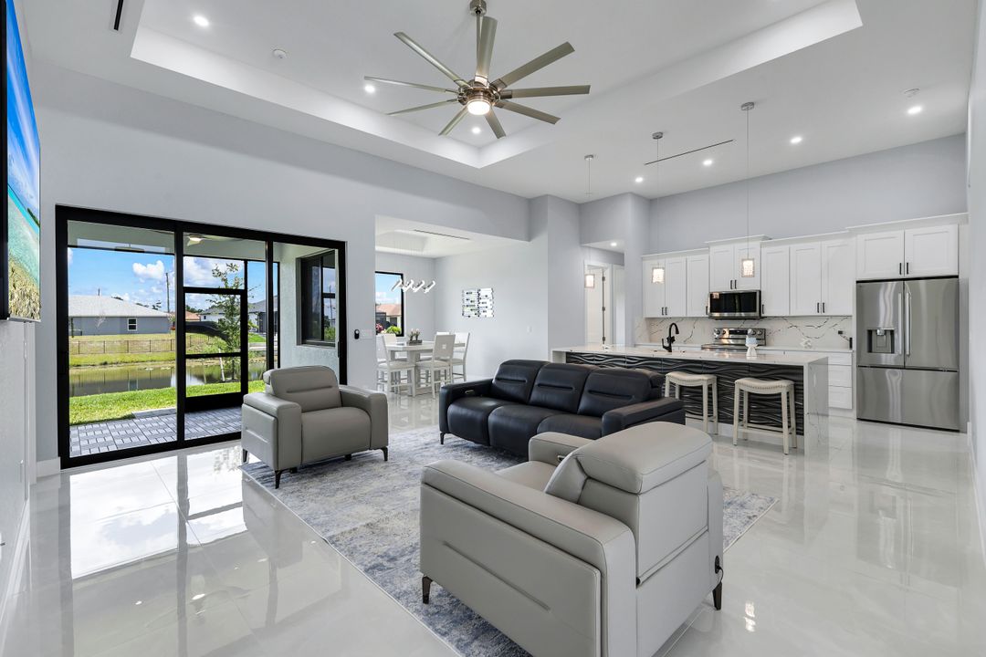313 NE 5th St, Cape Coral, FL 33990