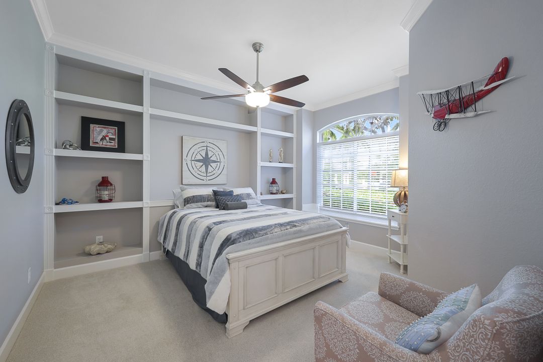 463 Tullamore Ln, Naples, FL 34110