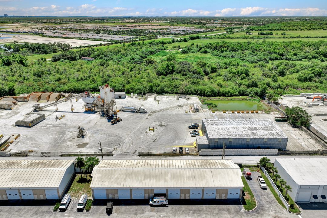 195 Basik Dr #403, Naples, FL 34114