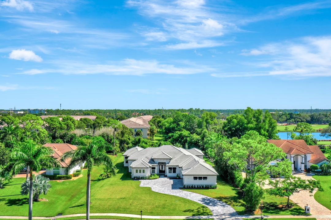 9188 The Ln, Naples, FL 34109