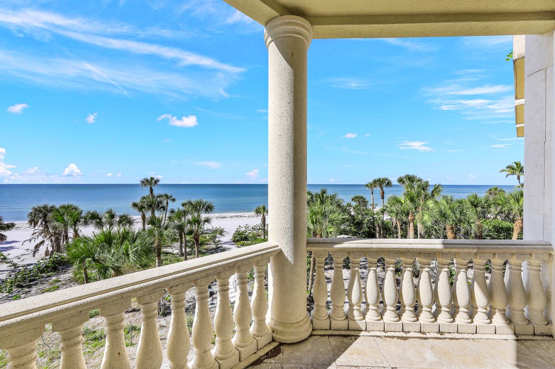 7425 Bay Colony Dr, Naples, FL 34108
