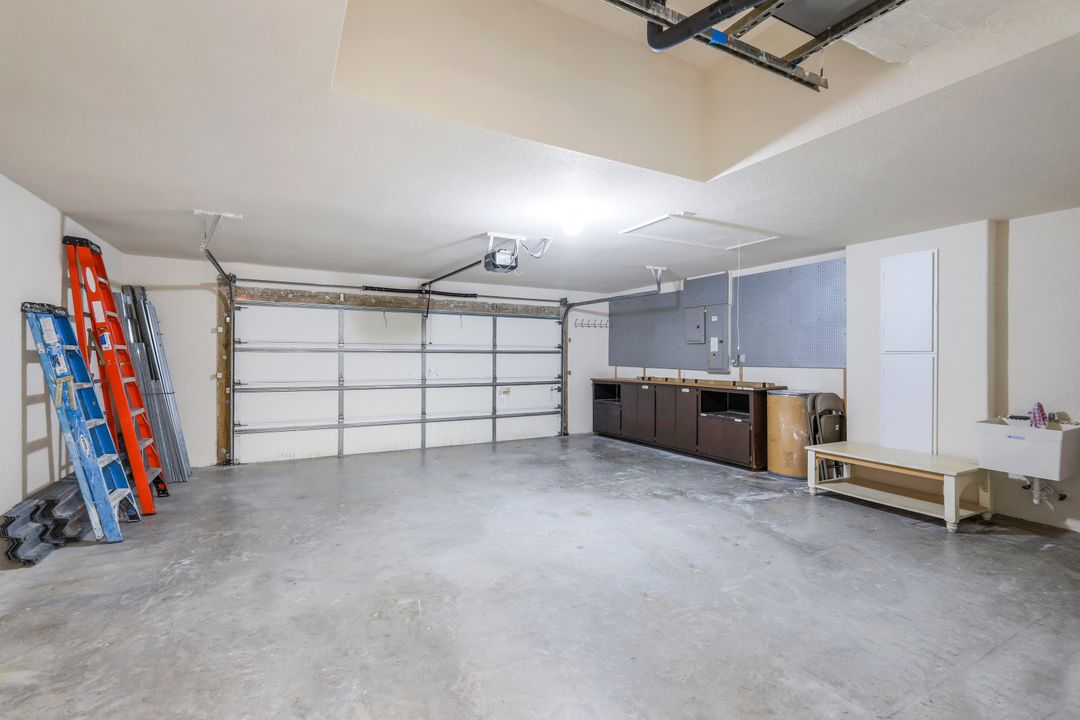 2832 SW 17th Ave, Cape Coral, FL 33914