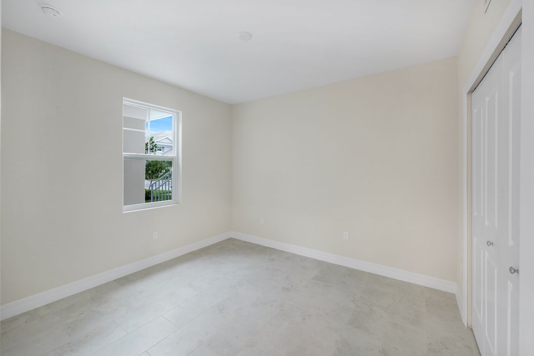280 Antilles Wy E #101, Naples, FL 34112