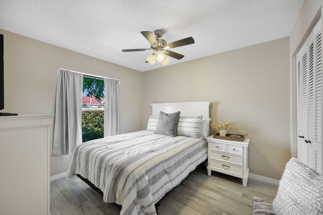 14871 Crescent Cove Dr, Fort Myers, FL 33908