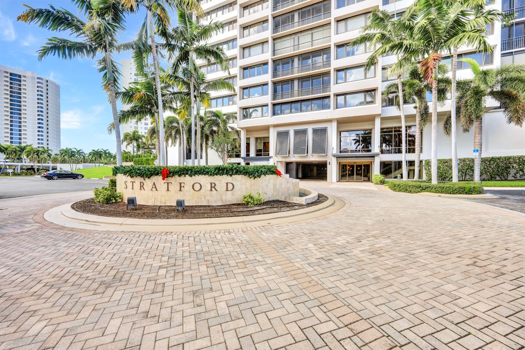5601 Turtle Bay Dr #404, Naples, FL 34108