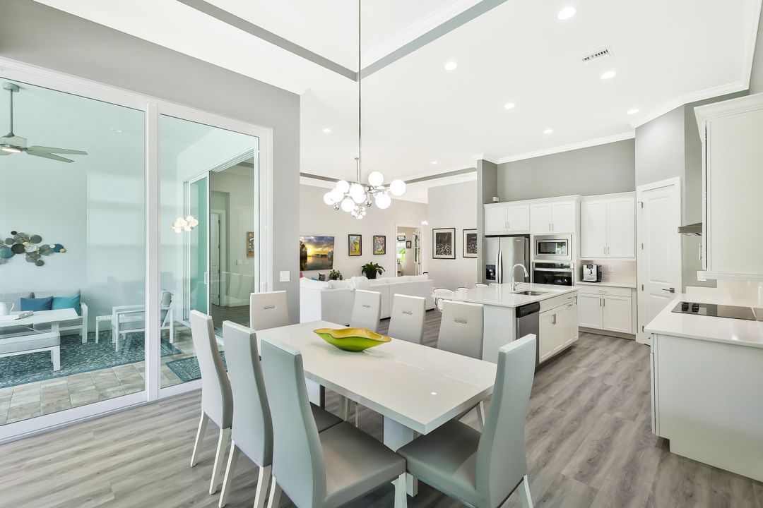 3754 Sapphire Cv Cir, Naples, FL 34114