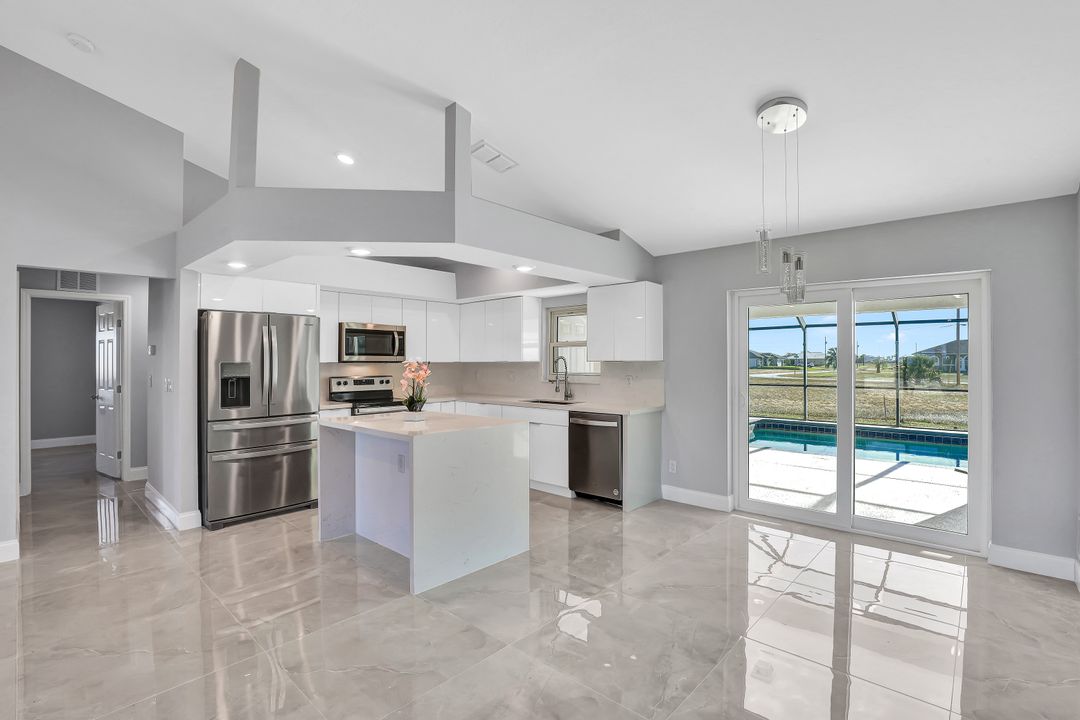 1509 NW 33rd Pl, Cape Coral, FL 33993