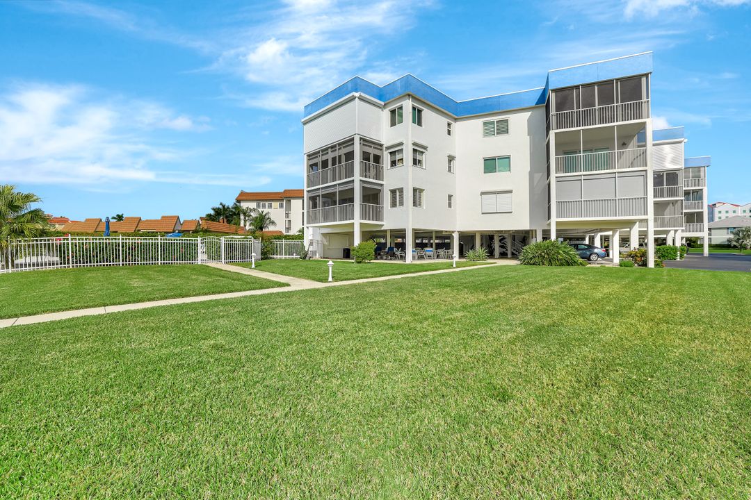 710 W Elkcam Cir #204, Marco Island, FL 34145