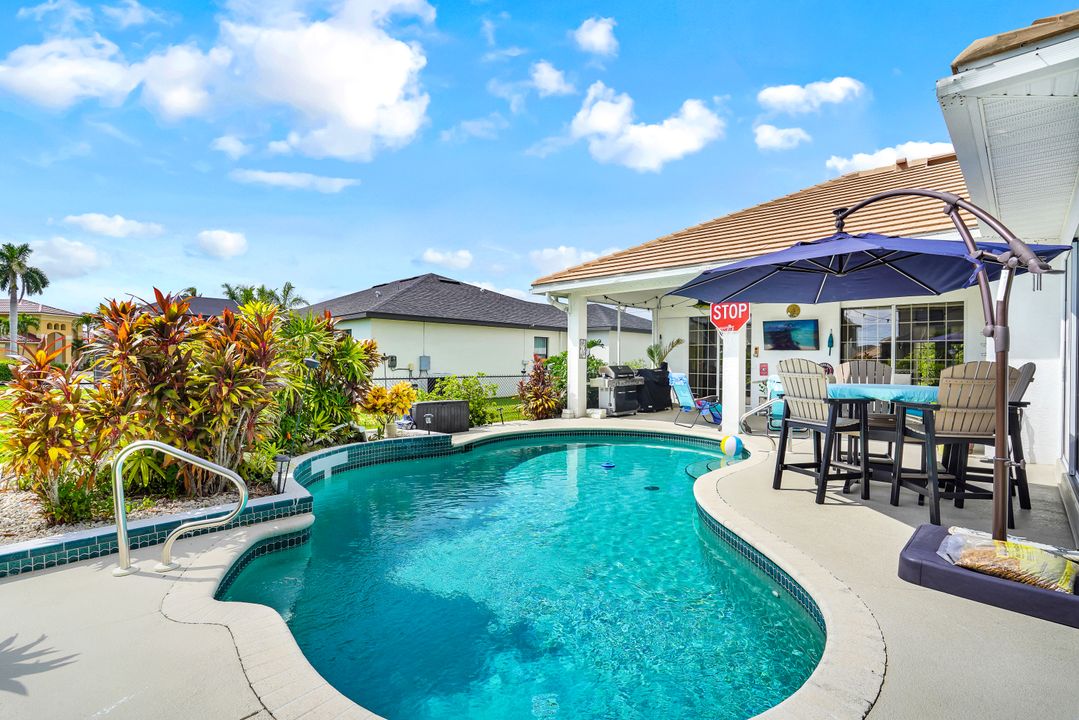 2210 Cape Coral Pkwy W, Cape Coral, FL 33914