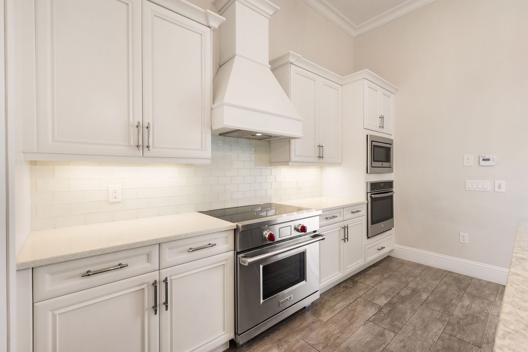 6348 Lyford Isle Dr, Naples, FL 34113