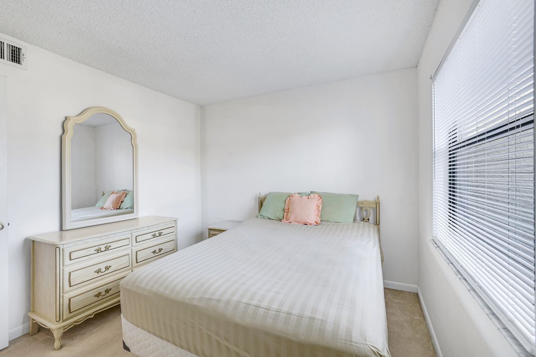 4338 27th Ct SW #104, Naples, FL 34116