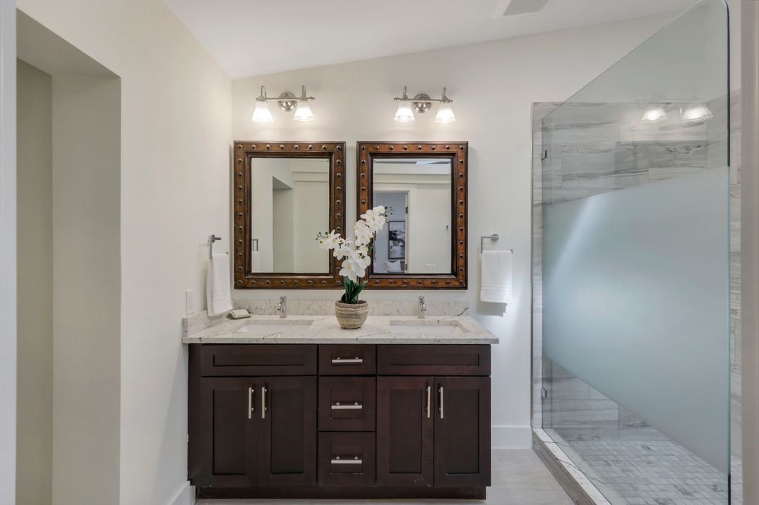 2861 Santa Barbara Blvd, Naples, FL 34116