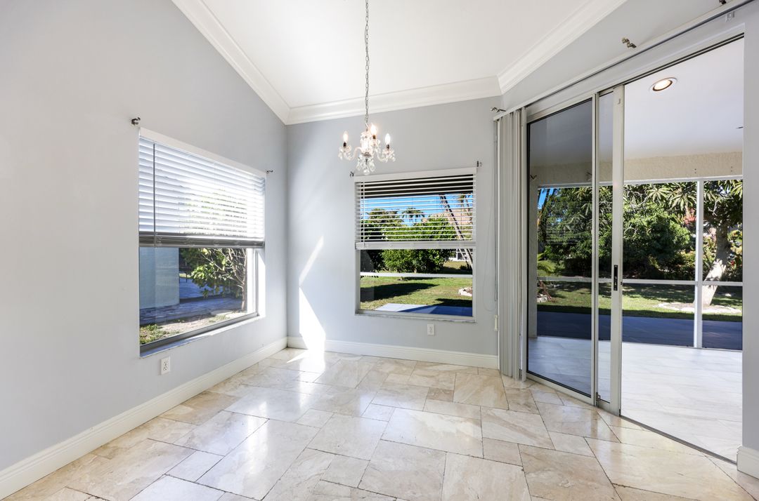 658 Lambton Ln, Naples, FL 34104