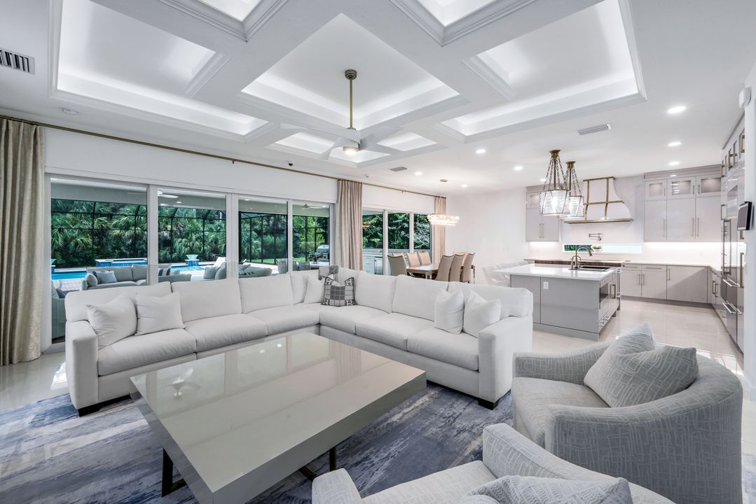 12063 Azalea Wy, Naples, FL 34120