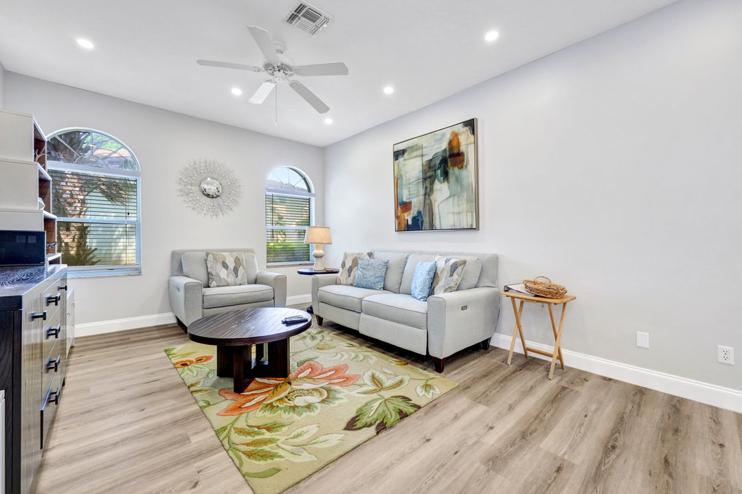 707 Teton Ct, Naples, FL 34104