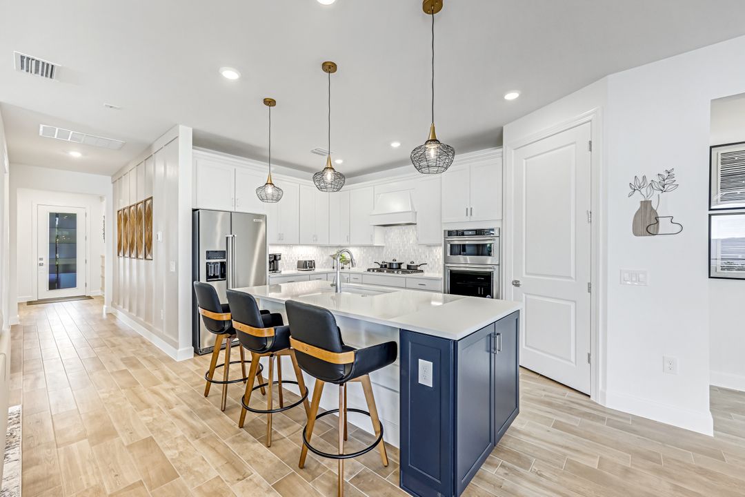 20530 Pebble Gln Dr, Estero, FL 33928