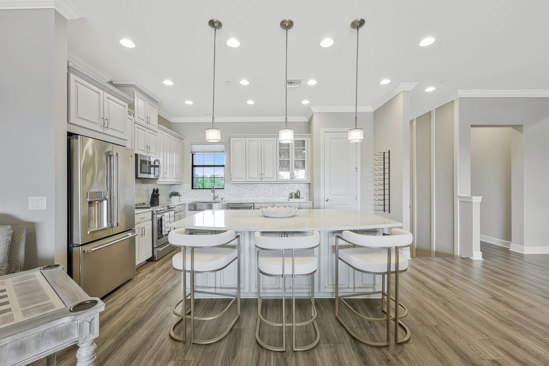 9672 Montelanico Loop #203, Naples, FL 34119