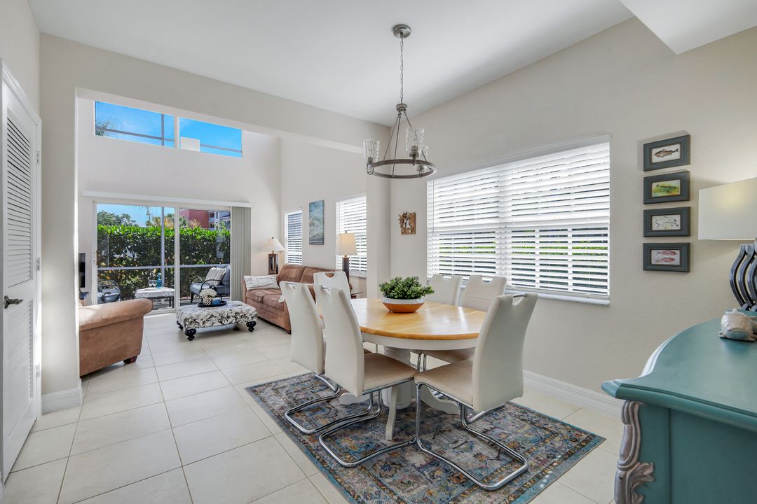 4500 Botanical Pl Cir #107, Naples, FL 34112