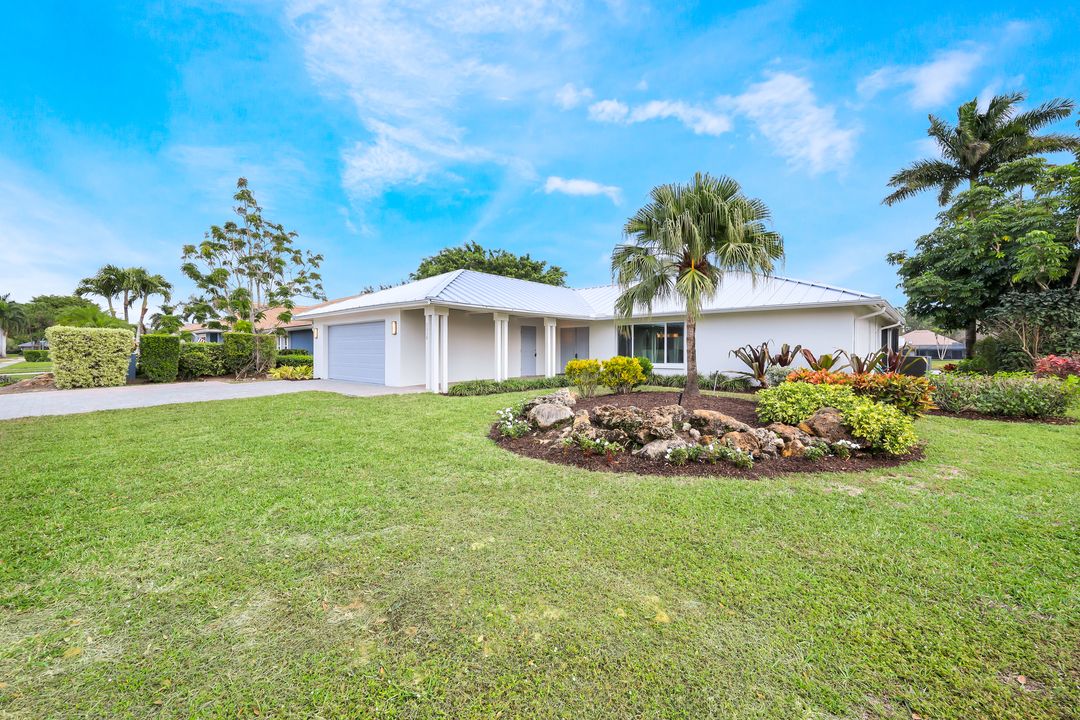2218 Kings Lake Blvd, Naples, FL 34112
