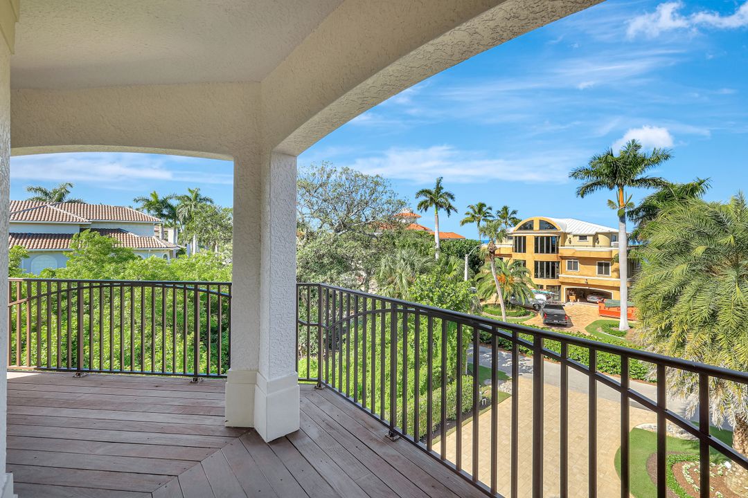 195 S Beach Dr, Marco Island, FL 34145