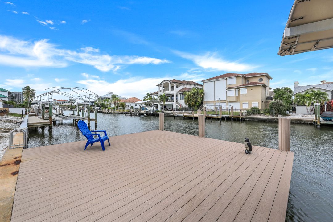 401 Lagoon Ave, Naples, FL 34108