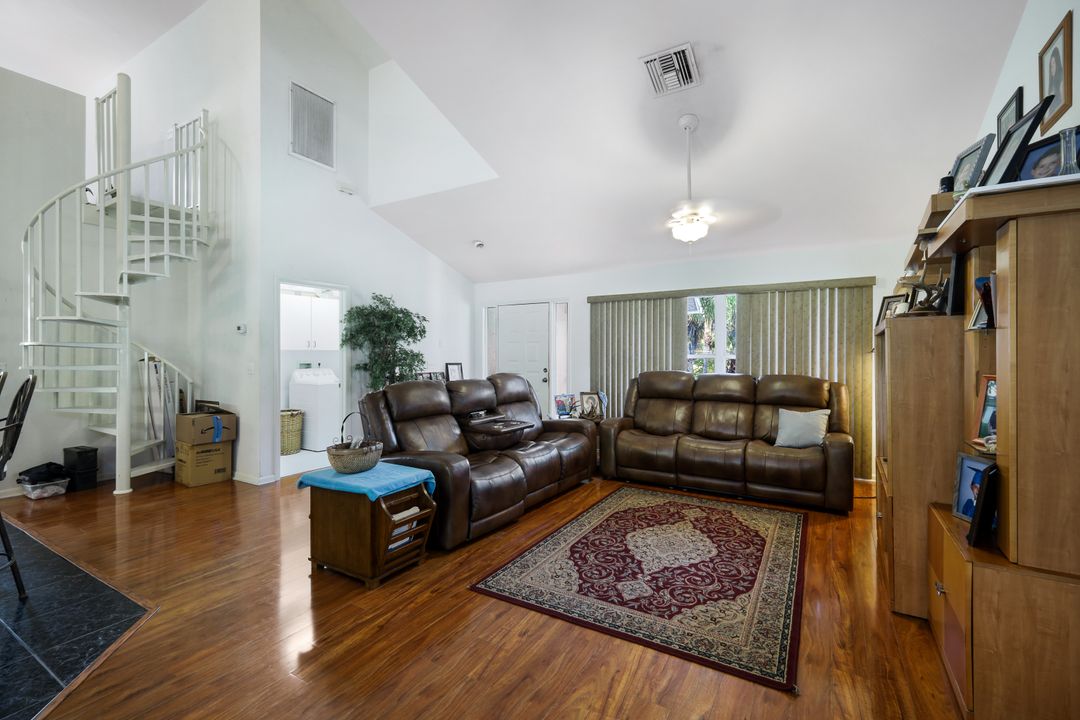 161 20th Ave NW, Naples, FL 34120