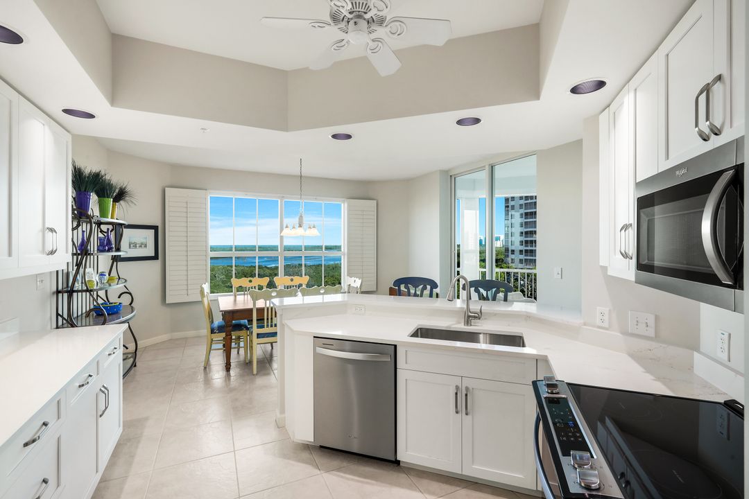 325 Dunes Blvd #605, Naples, FL 34110